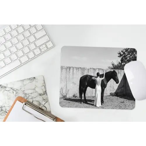 Vrouw - Paard - Artistiek muismat rubber klein -witbureau