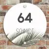 Wit met palmblad - Modern Naambord Rond klein -sfeer2