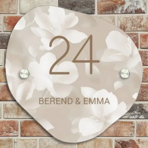 Beigefarbene Blumen Naambord Organisch middel -sfeer10