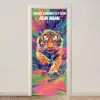 Bunter Tiger im Pop-Art-Stil mit personalisierbarem Namensfeld. deurposter klein -3d_beige