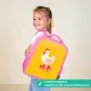Kip - Rolschaatsen - Geel Kinderrugzak - Roze middel -sfeer3_NL